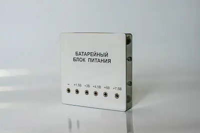 Батарейный блок питания регулируемый (1,5 - 7,5 В)