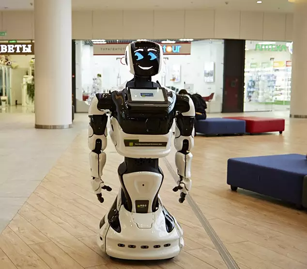 Робот-консультант Promobot V4 для образовательных и демонстрационных задач