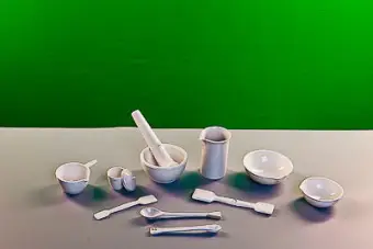Комплект фарфоровой посуды для лабораторных работ