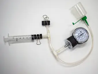 Прибор для изучения газовых законов + манометр